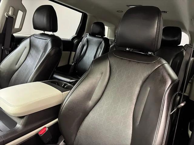 2024 Kia Carnival MPV LX Seat Package