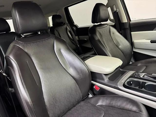 2024 Kia Carnival MPV LX Seat Package
