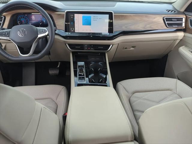 2026 Volkswagen Atlas SE with Technology