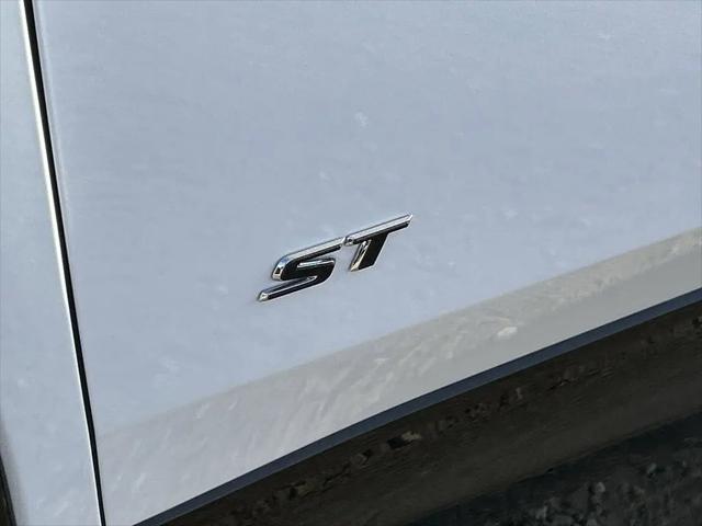 2026 Buick NV Sport Touring FWD