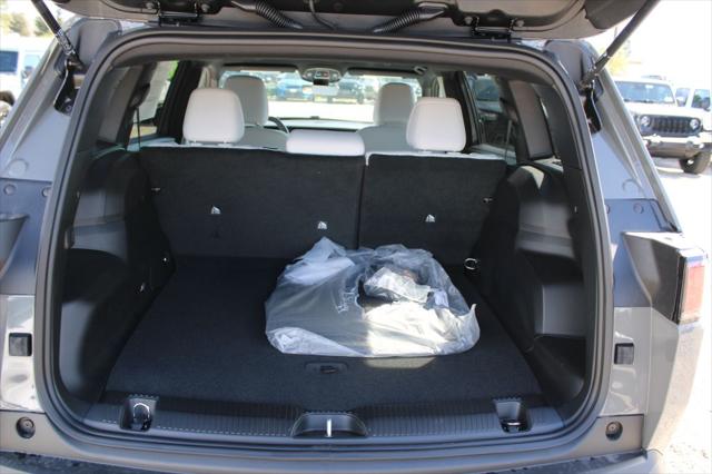 2026 Jeep Cherokee Laredo 4x4