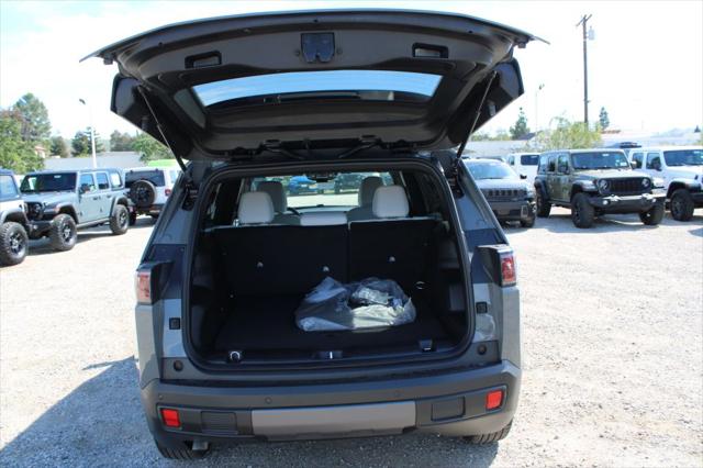 2026 Jeep Cherokee Laredo 4x4