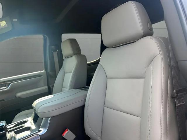 2026 Chevrolet Silverado 1500 4WD Crew Cab Short Bed RST