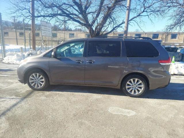 2013 Toyota Sienna LE 7 Passenger
