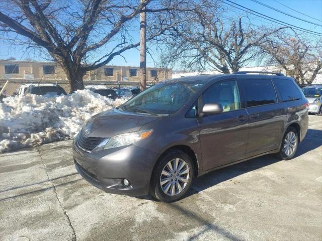 2013 Toyota Sienna LE 7 Passenger