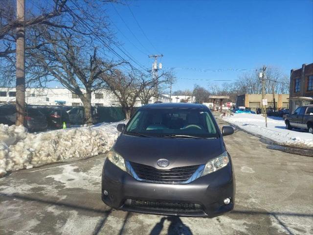 2013 Toyota Sienna LE 7 Passenger