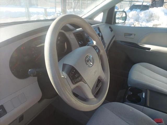 2013 Toyota Sienna LE 7 Passenger