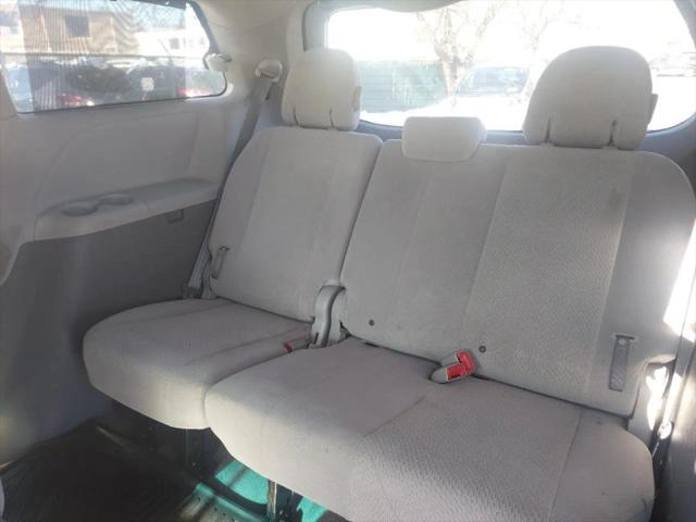 2013 Toyota Sienna LE 7 Passenger