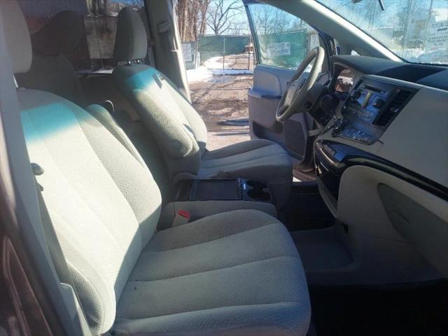 2013 Toyota Sienna LE 7 Passenger