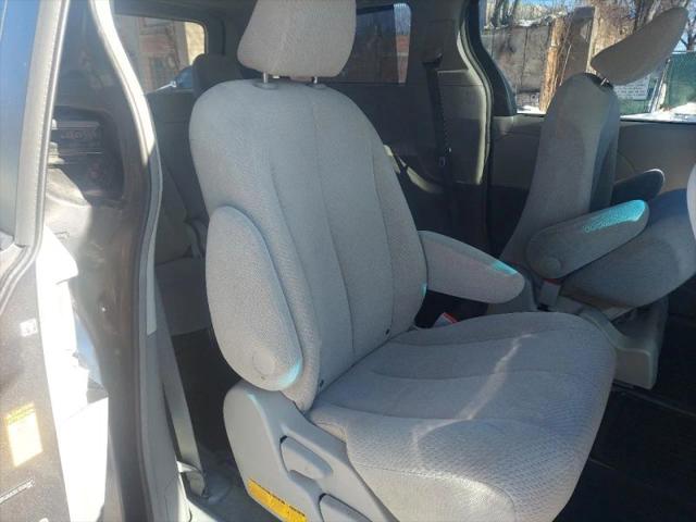 2013 Toyota Sienna LE 7 Passenger