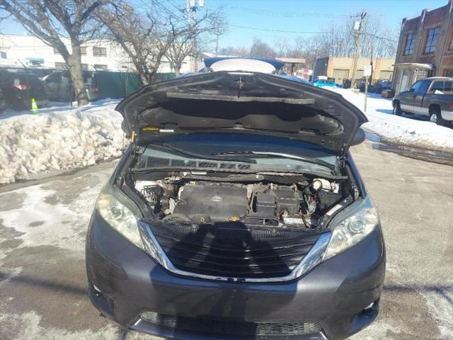 2013 Toyota Sienna LE 7 Passenger