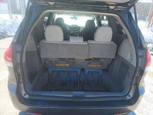 2013 Toyota Sienna LE 7 Passenger