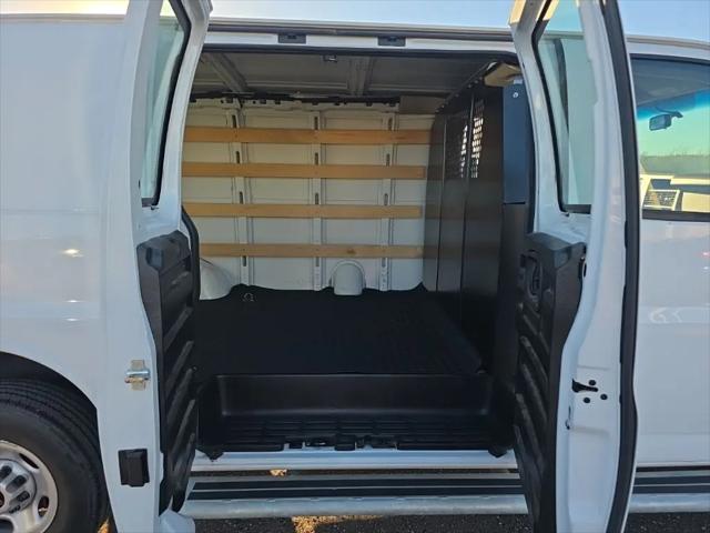 2024 GMC Savana Cargo RWD 2500 Regular Wheelbase Work Van