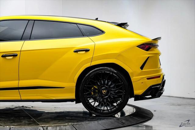 2021 Lamborghini Urus Pearl Capsule