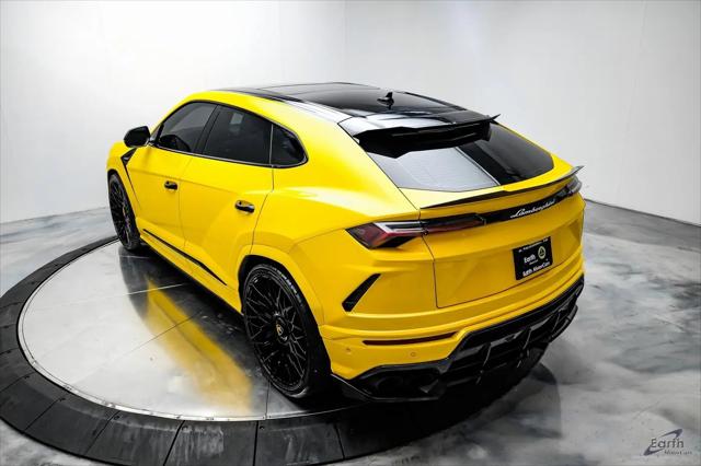2021 Lamborghini Urus Pearl Capsule