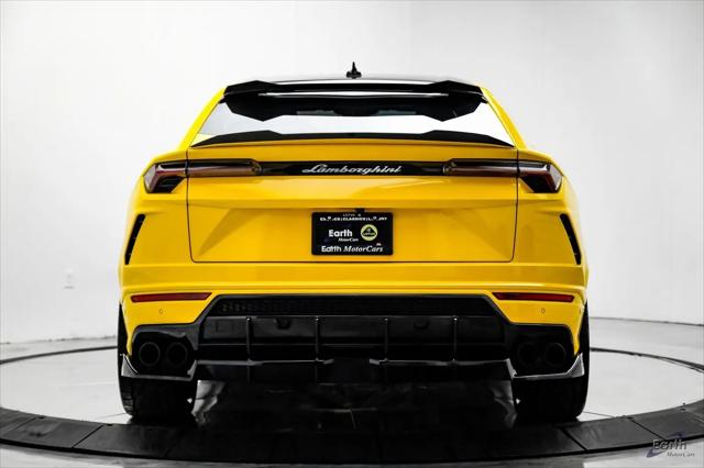 2021 Lamborghini Urus Pearl Capsule