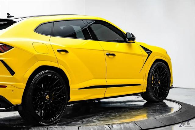 2021 Lamborghini Urus Pearl Capsule