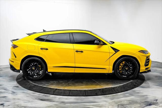 2021 Lamborghini Urus Pearl Capsule