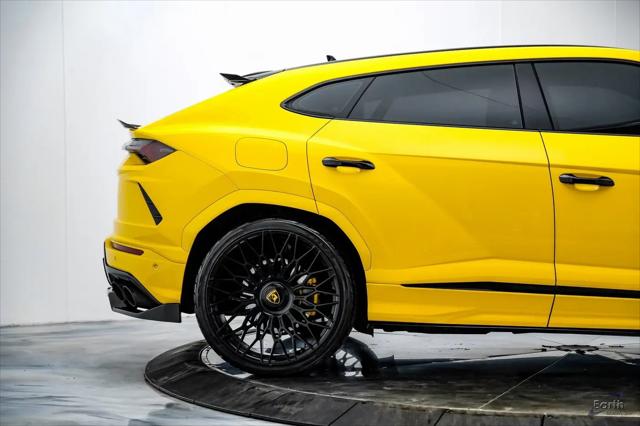 2021 Lamborghini Urus Pearl Capsule