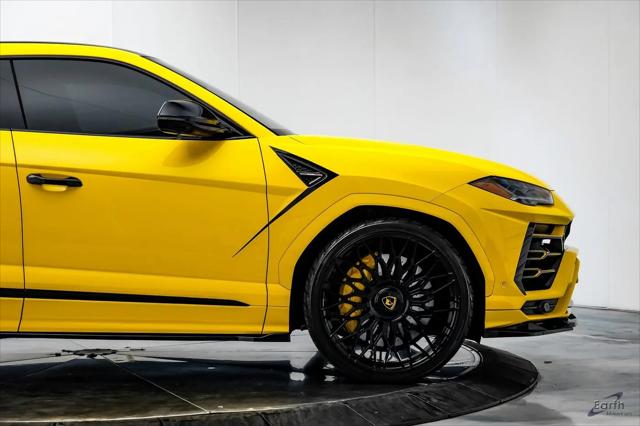 2021 Lamborghini Urus Pearl Capsule