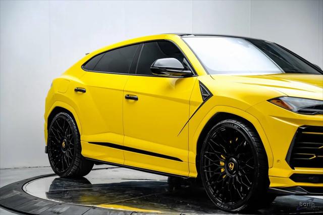 2021 Lamborghini Urus Pearl Capsule