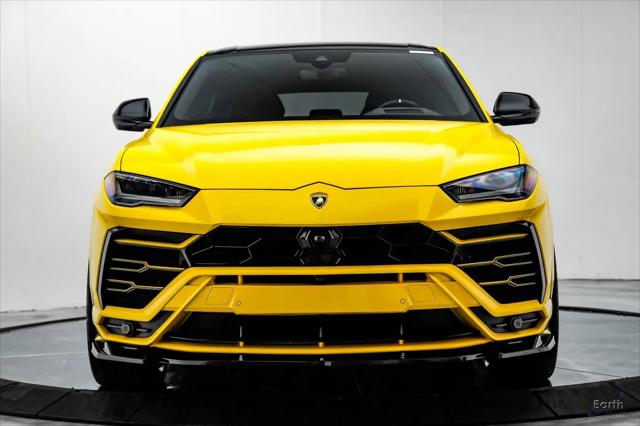 2021 Lamborghini Urus Pearl Capsule