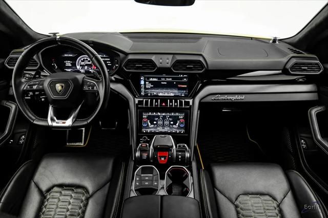 2021 Lamborghini Urus Pearl Capsule
