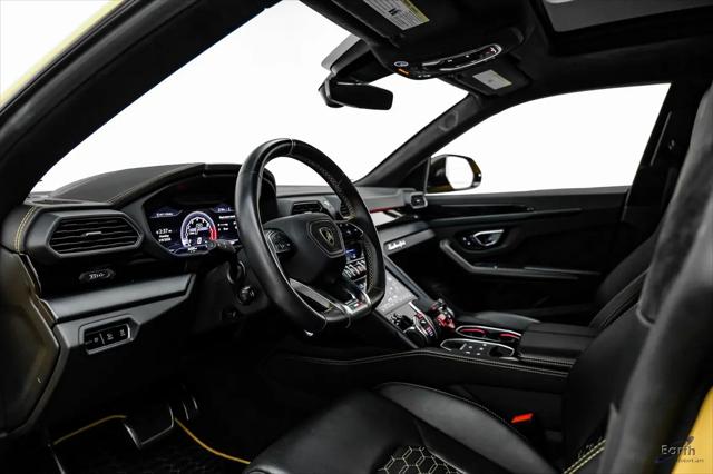 2021 Lamborghini Urus Pearl Capsule