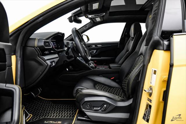 2021 Lamborghini Urus Pearl Capsule