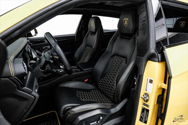 2021 Lamborghini Urus Pearl Capsule