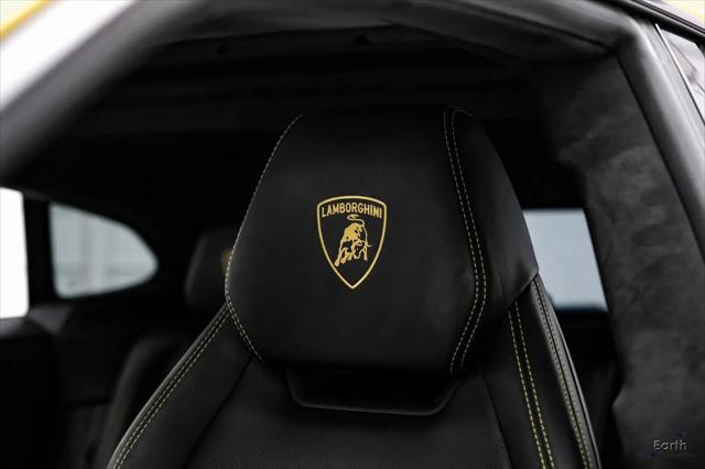 2021 Lamborghini Urus Pearl Capsule
