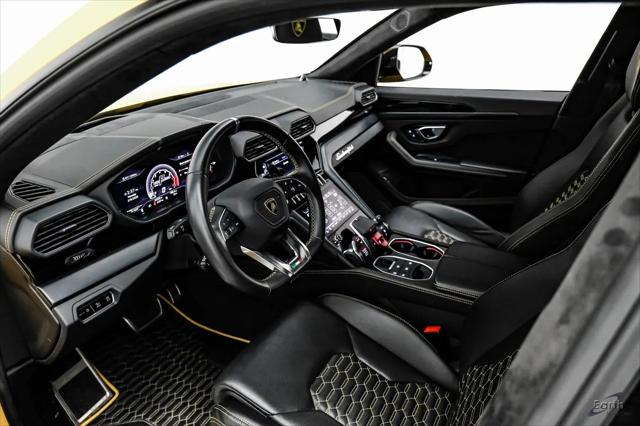 2021 Lamborghini Urus Pearl Capsule