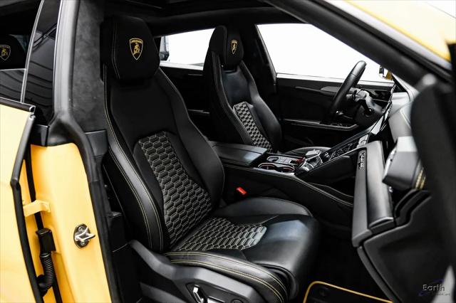 2021 Lamborghini Urus Pearl Capsule