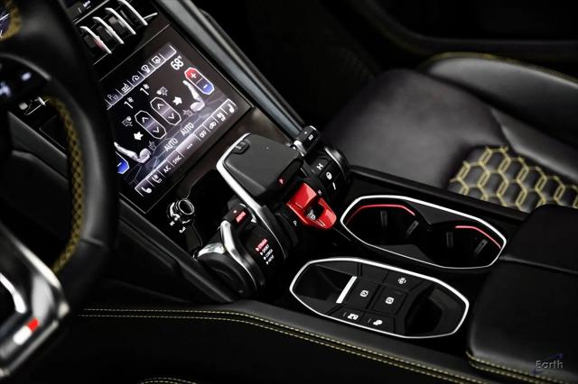 2021 Lamborghini Urus Pearl Capsule