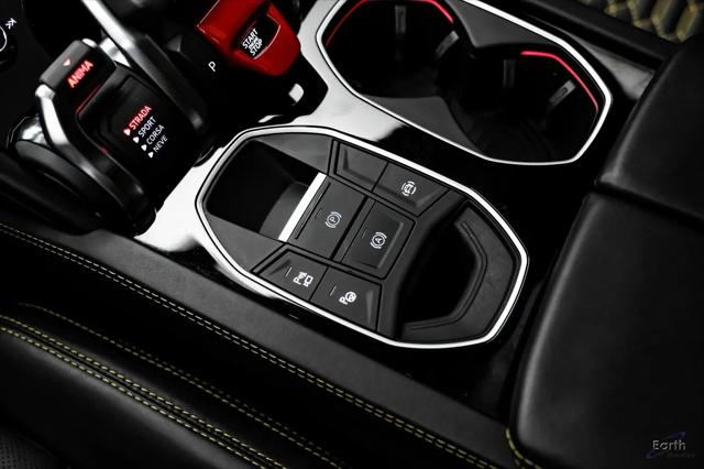 2021 Lamborghini Urus Pearl Capsule