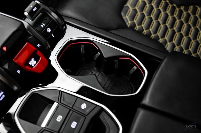 2021 Lamborghini Urus Pearl Capsule