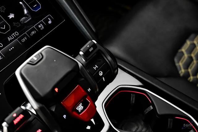 2021 Lamborghini Urus Pearl Capsule