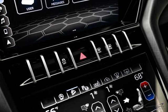 2021 Lamborghini Urus Pearl Capsule