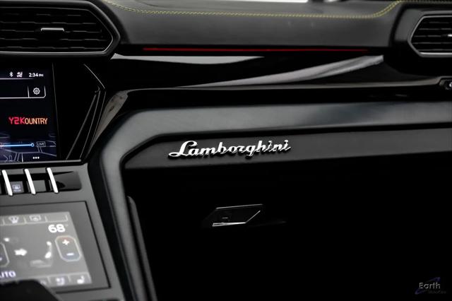 2021 Lamborghini Urus Pearl Capsule