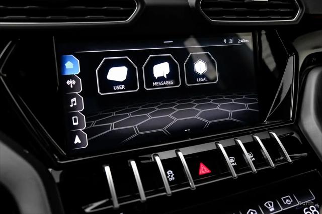 2021 Lamborghini Urus Pearl Capsule