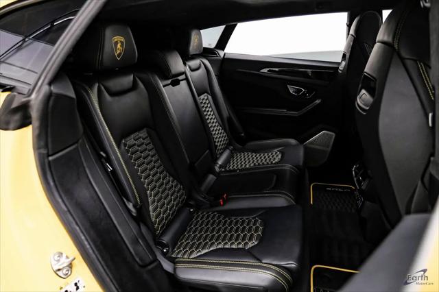2021 Lamborghini Urus Pearl Capsule