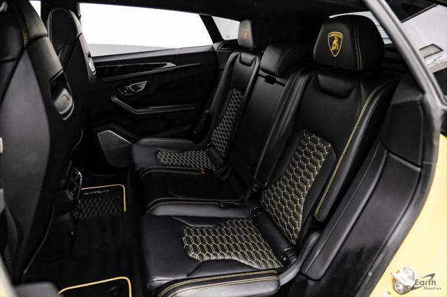 2021 Lamborghini Urus Pearl Capsule