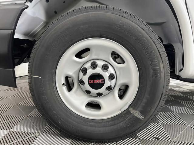 2025 GMC Savana Cargo RWD 2500 Regular Wheelbase Work Van