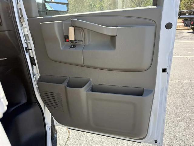 2025 GMC Savana Cargo RWD 2500 Regular Wheelbase Work Van