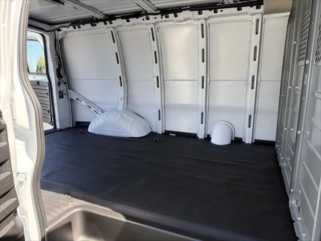 2025 GMC Savana Cargo RWD 2500 Regular Wheelbase Work Van