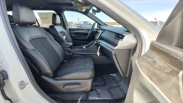 2026 Jeep Grand Cherokee Altitude 4x4