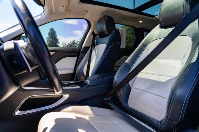 2018 Jaguar F-PACE 25t R-Sport