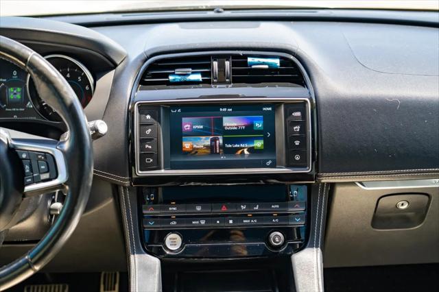 2018 Jaguar F-PACE 25t R-Sport