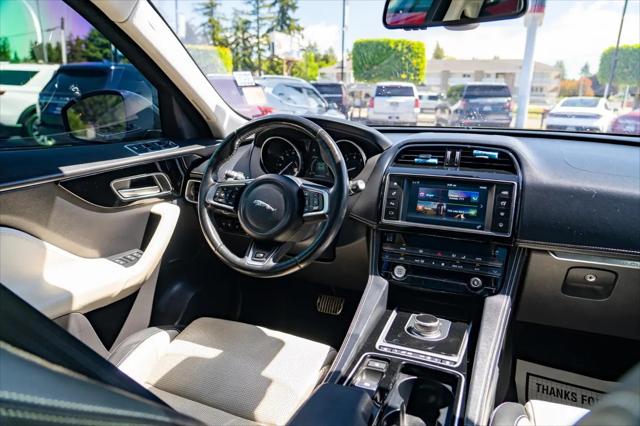 2018 Jaguar F-PACE 25t R-Sport