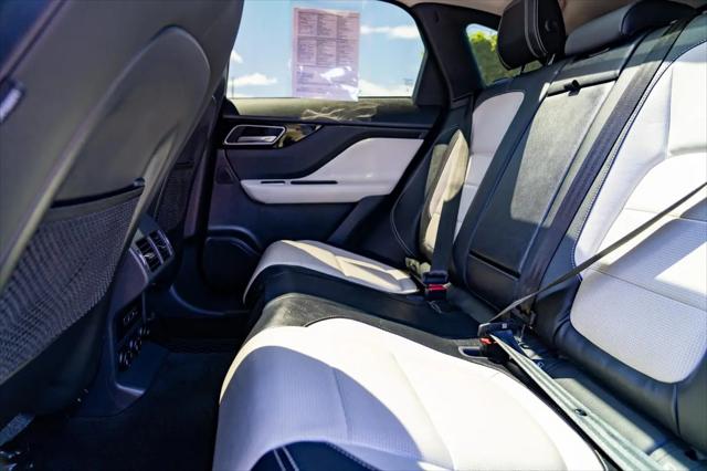 2018 Jaguar F-PACE 25t R-Sport